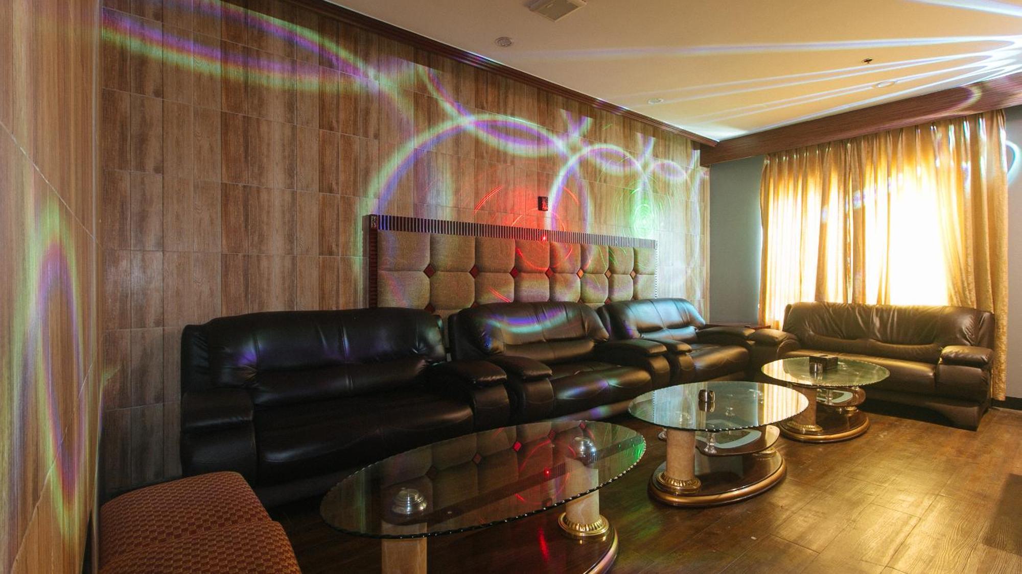 Reddoorz Premium At Jjimjbang Hotel Spa มะนิลา ภายนอก รูปภาพ