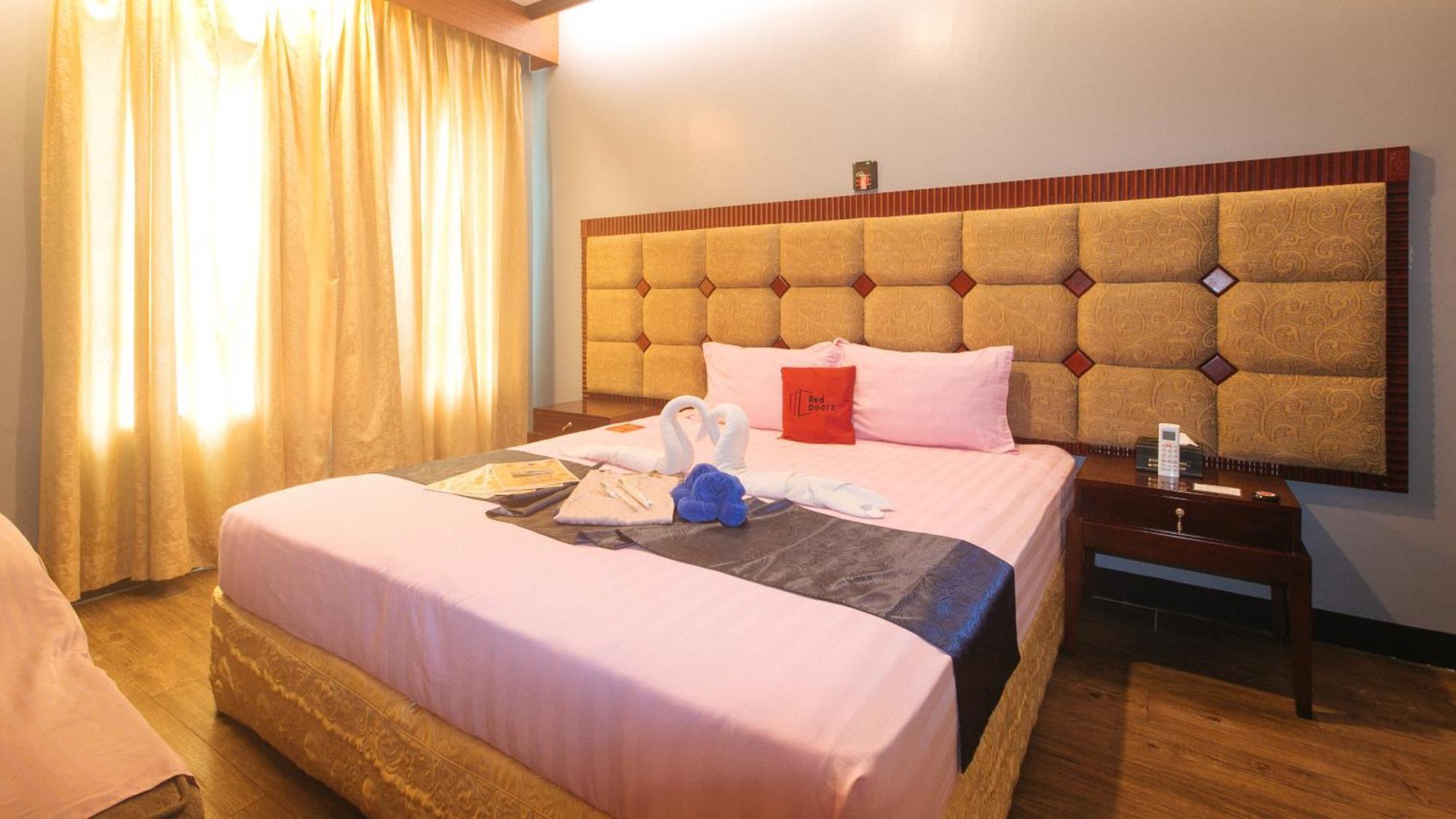 Reddoorz Premium At Jjimjbang Hotel Spa มะนิลา ภายนอก รูปภาพ